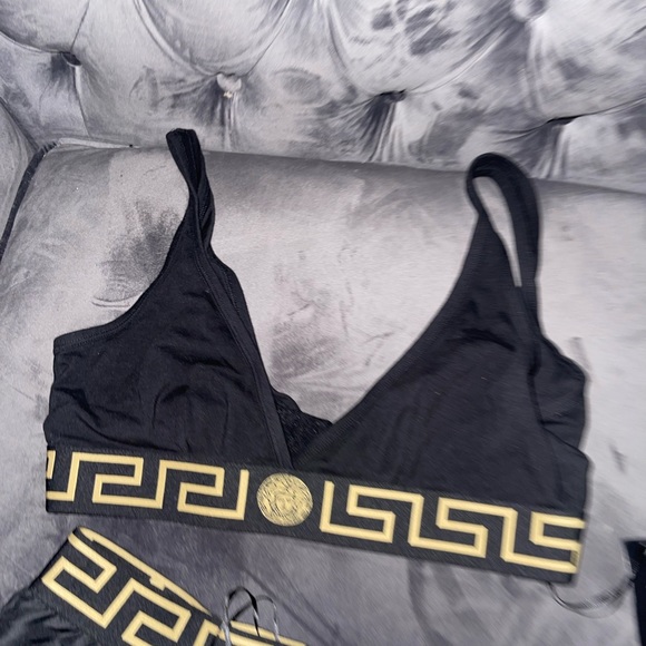 Brand new set never worn - Picture 3 of 3